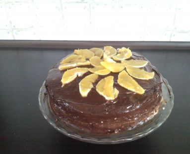 Aromatyczny tort marchewkowo -bananowy z polewą czekoladową