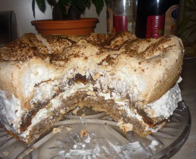 Tort z wierzchem bezowym