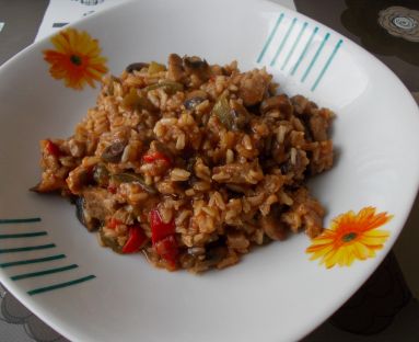 ryż z mięsem i warzywami