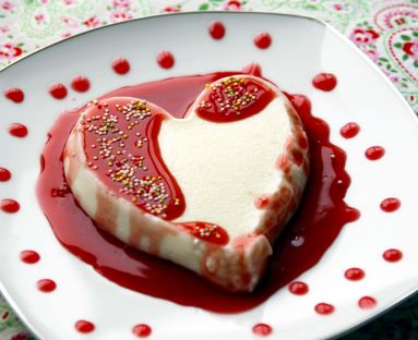 romantyczny deser z miłosnym sosem