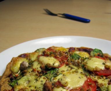 Pizza szpinakowo-pomidorowa - bez drożdży