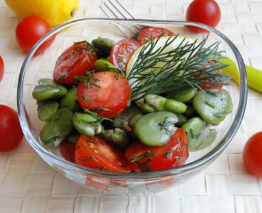 Sałatka z bobem i pomidorkami