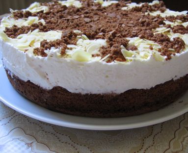Ciasto czekoladowe z kremem jogurtowym