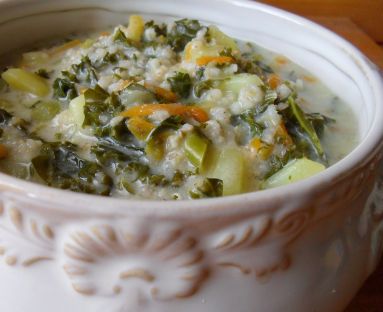 zupa, jesienno-zimowa zupa, jarmuż, kasza