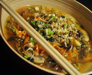 Pikantna zupa azjatycka