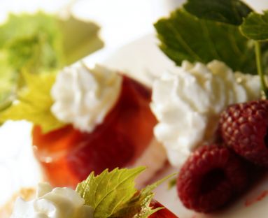 Malinowo-jogurtowe babeczki z owocami