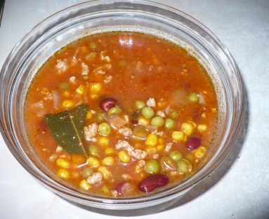 Zupa pomidorowa z dodatkiem warzyw