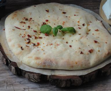 Chaczapuri - gruziński chleb serowy