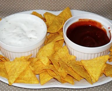 Jogurtowy i meksykański dip do nachos-ów