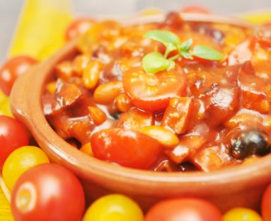 Szybki obiad - fasolka w sosie pomidorowym