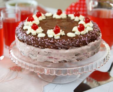 Tort wiśniowo -czekoladowy  - E. Bracka