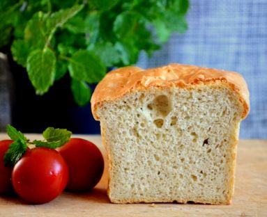 Chleb tostowy z dodatkiem siemienia lnianego