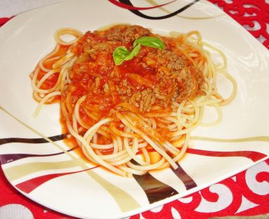 wołowe spaghetti z cukinią i pomidorami
