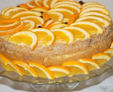 Ciasto biszkoptowe z nadzieniem mocno pomarańczowym