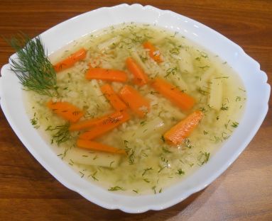 Zupa jarzynowa z koperkiem i ryżem