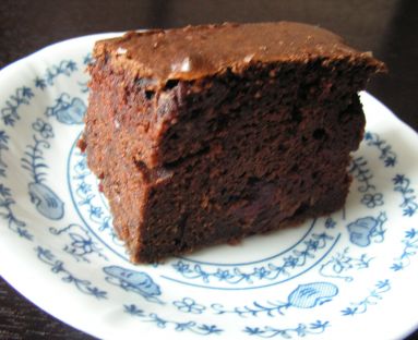 Szybkie ciasto czekoladowe z wiśniami