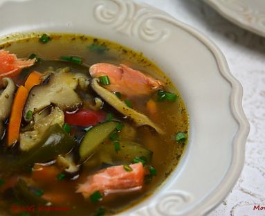 Zupa rybna z grzybami shiitake