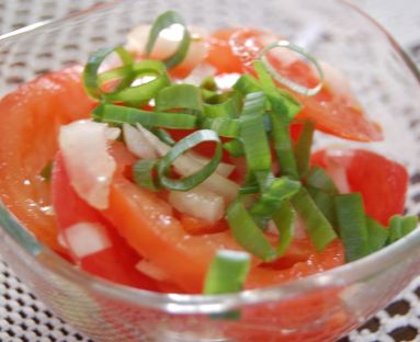 Sałatka obiadowa z pomidorów