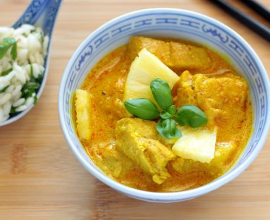 Indyk curry z ananasem i mleczkiem kokosowym