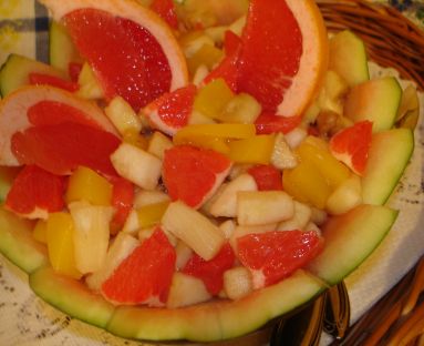 Sałatka owocowa w arbuzie