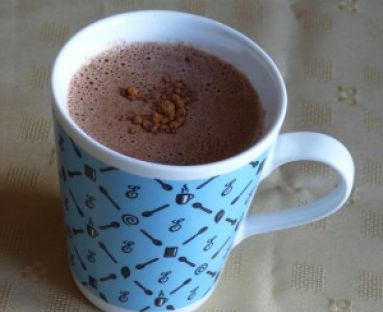 Energetyczna gorąca czekolada z cynamonem