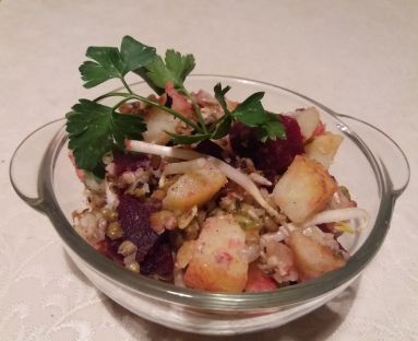 Salatka z fasolka mung i kielkami