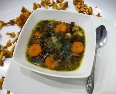 Zupa kurkowo-koperkowa