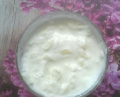 Sos jogurtowo - czosnkowy do surówek