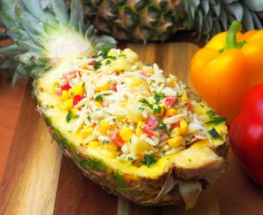 Hawajska sałatka w ananasie