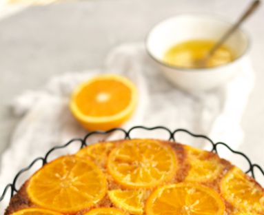 Klejące ciasto pomarańczowe
