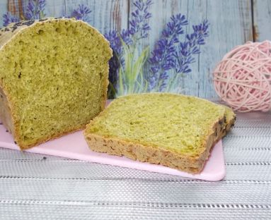 Domowy chleb szpinakowy