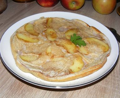 Omlet biszkoptowy z jabłkami i szarlotkową nutą