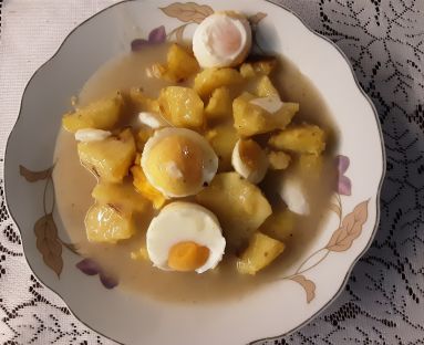 Żurek z ziemniakami i jajkiem
