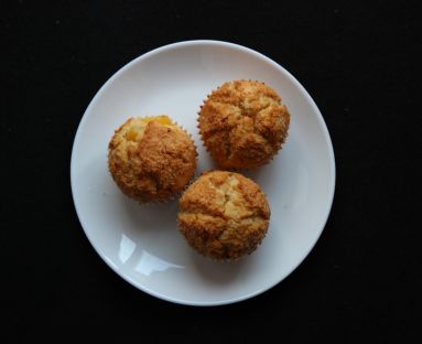 Muffinki pinacolada (z mleczkiem kokosowym, wiórkami i ananasem)