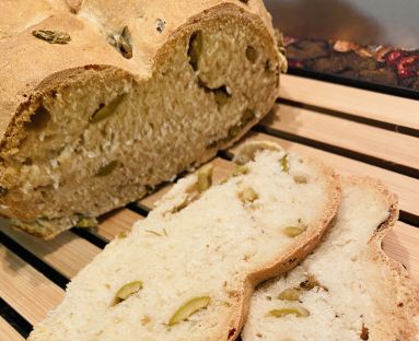 Damper- australijski chleb z oliwkami i rozmarynem (bez drożdży)