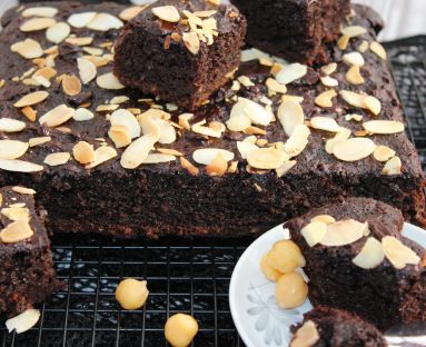 Zdrowe ciasto czekoladowe z ciecierzycy bez mąki i cukru
