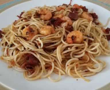 Spaghetti z krewetkami i suszonymi pomidorami