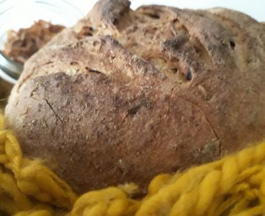 Ulubiony chleb pszenno-żytni z prażoną cebulką i kminkiem