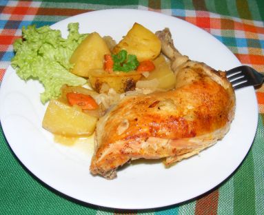 Udka z ziemniakami i marchewką pieczone w rękawie