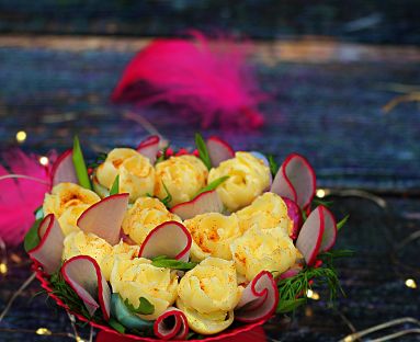 Jajka przepiórcze z majonezową różą