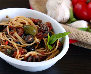 Spaghetti alla Puttanesca czyli spaghetti w stylu kurtyzany