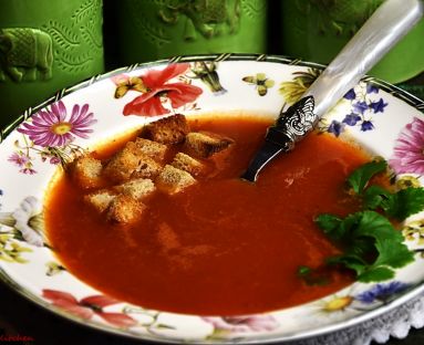 Rozgrzewająca zupa pomidorowa