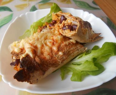 Zapiekane burrito z mięsem mielonym