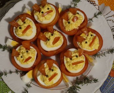 Jajka w pomidorach z nadzieniem
