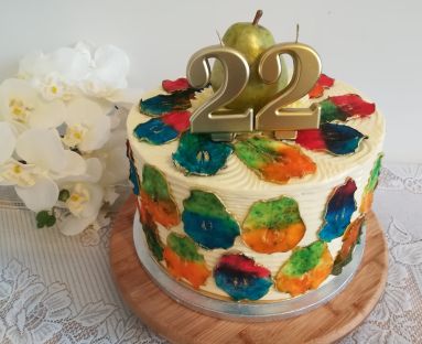 Tort urodzinowy z Chipsami gruszkowymi