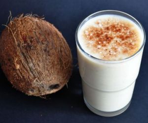Bananowo kokosowy koktajl bezalkoholowy