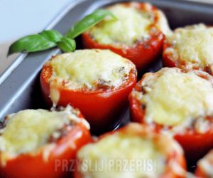 Pomidory faszerowane mięsem mielonym i serem