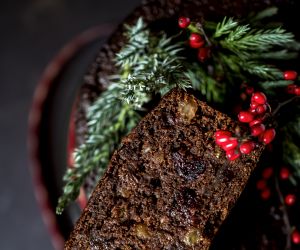 Polecamy: 10 świątecznych przepisów z książek kulinarnych - świąteczny keks