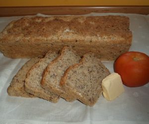 chleb domowy z ziarnami