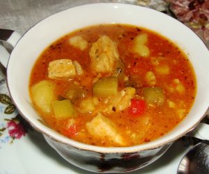 Gotowa zupa na talerzu